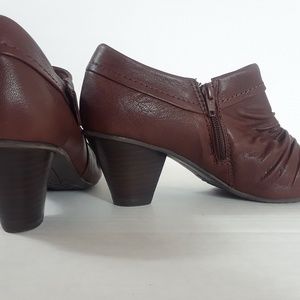 Bare Traps "Rosey" Shoes